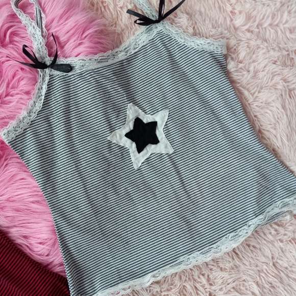 Striped mall goth star decor tank tops w lace and bows! - Picture 3 of 10
